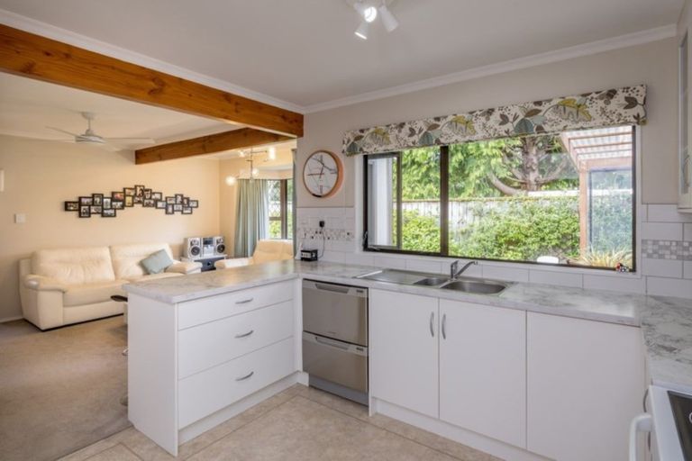 Photo of property in 42 Kent Street, Levin, 5510