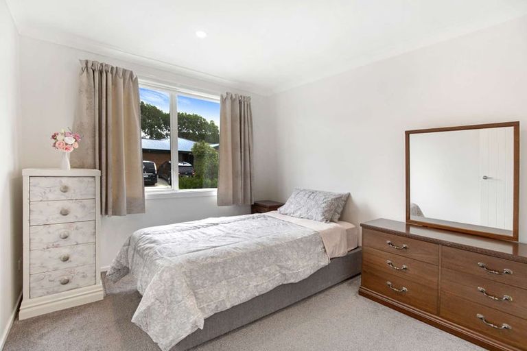 Photo of property in 15 Serenity Crescent, Kelvin Grove, Palmerston North, 4414