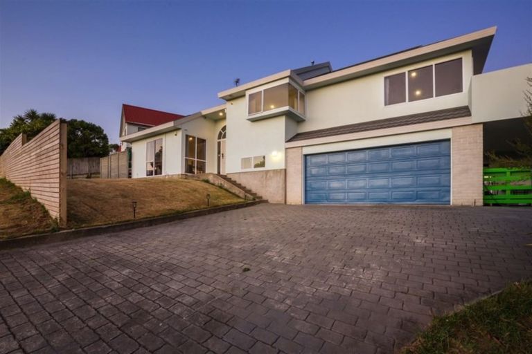 Photo of property in 2 Saint Ives Drive, Camborne, Porirua, 5026