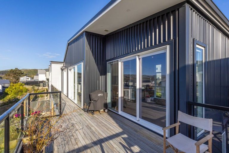 Photo of property in 32 Hokioi Drive, Kenepuru, Porirua, 5022