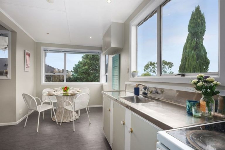 Photo of property in 32 Desert Gold Street, Ascot Park, Porirua, 5024