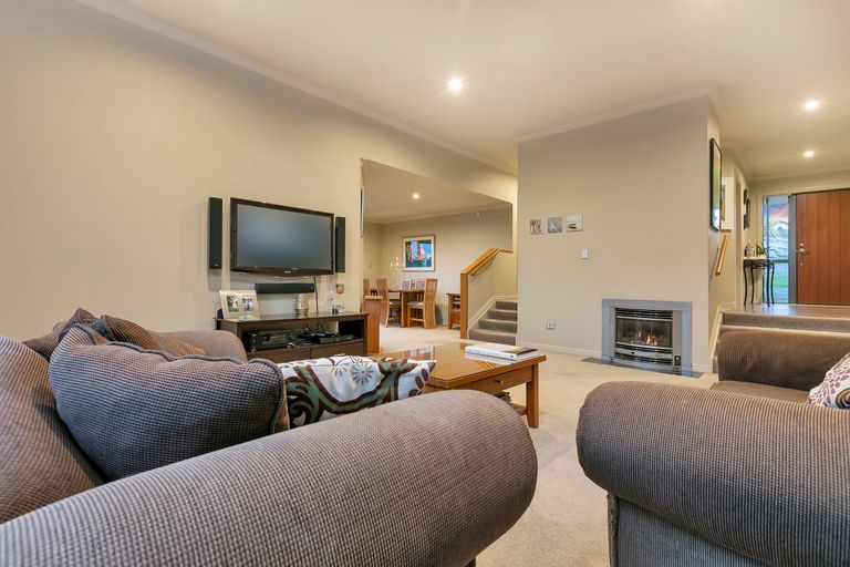 Photo of property in 8 Archer Rayner Place, Greenhithe, Auckland, 0632