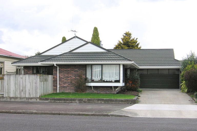 Photo of property in 45 Stewart Crescent, Hokowhitu, Palmerston North, 4410