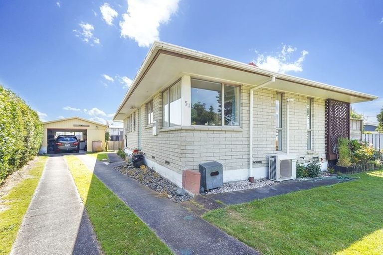 Photo of property in 51 Rhonda Avenue, Deanwell, Hamilton, 3206