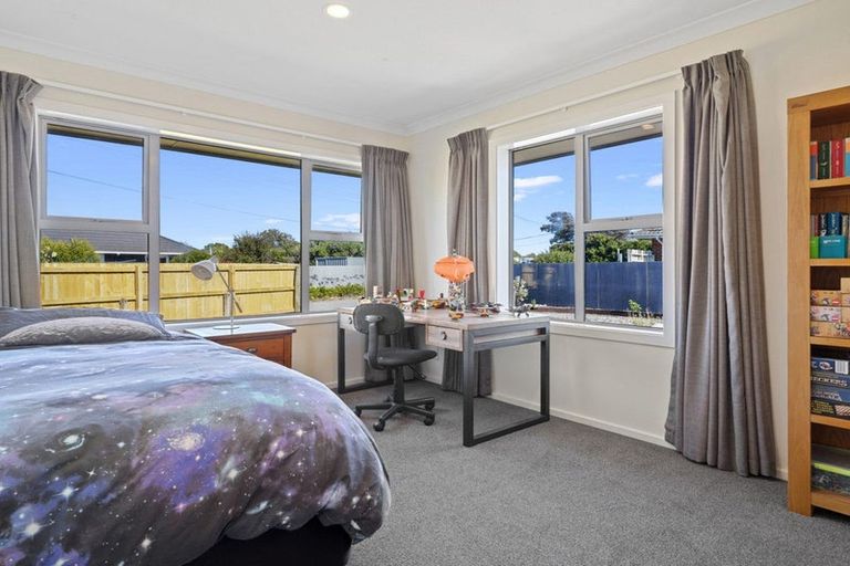 Photo of property in 12 Leverett Place, North New Brighton, Christchurch, 8083