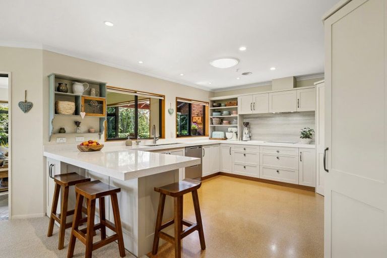 Photo of property in 22 Fairview Terrace, Waipahihi, Taupo, 3330