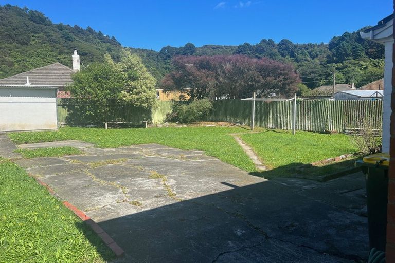 Photo of property in 27 Newcombe Street, Naenae, Lower Hutt, 5011