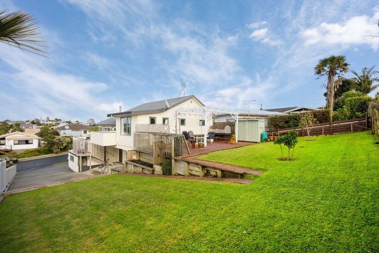 Photo of property in 16 Tamatea Drive, Snells Beach, 0920
