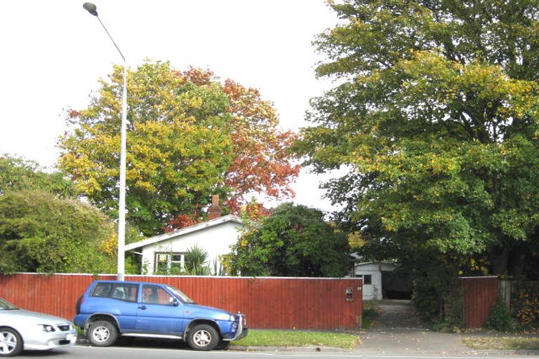 Photo of property in 37 Memorial Avenue, Ilam, Christchurch, 8053