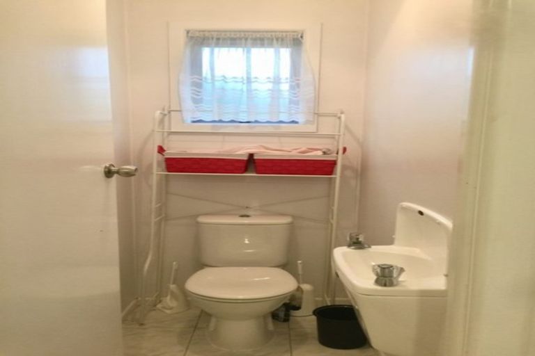 Photo of property in 192 Royal Road, Massey, Auckland, 0614