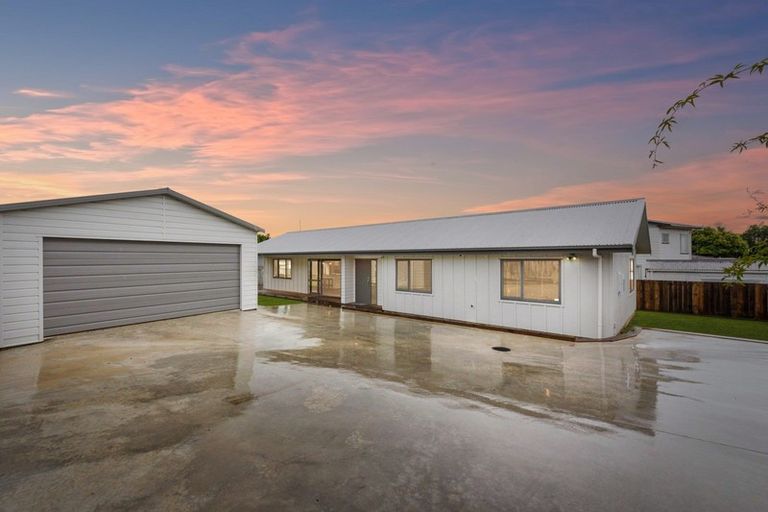 Photo of property in 24 Poplar Grove, Feilding, 4702