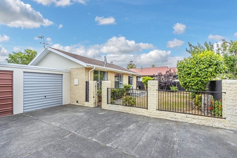 Photo of property in 2/41 Valecrest Avenue, Parklands, Christchurch, 8083