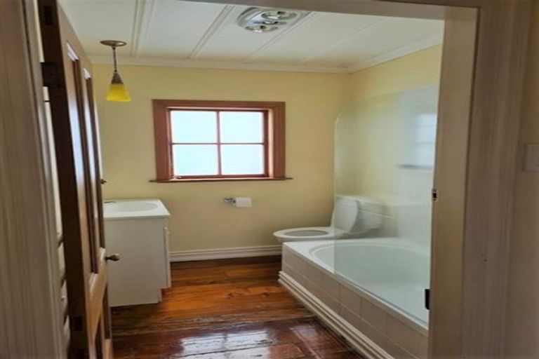 Photo of property in 205 Mount Smart Road, Onehunga, Auckland, 1061