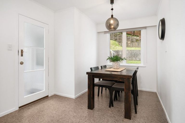 Photo of property in 37 Black Rock Road, Newlands, Wellington, 6037