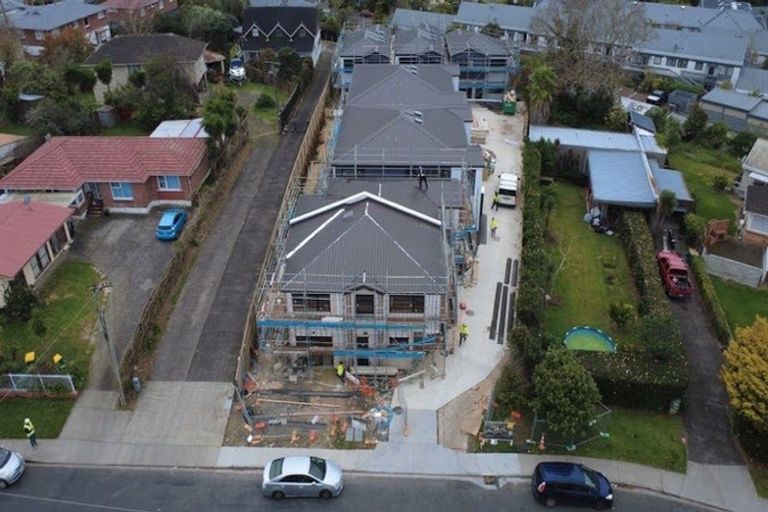 Photo of property in 12 Taupo Street, Green Bay, Auckland, 0604