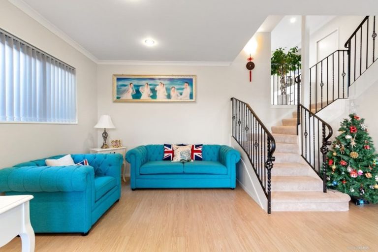 Photo of property in 20 Ravello Rise, Flat Bush, Auckland, 2019