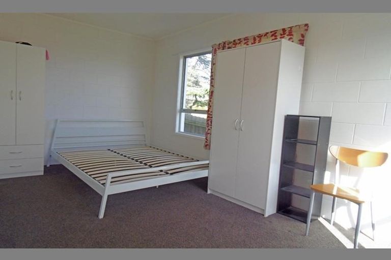 Photo of property in 2/1 Raeben Avenue, Hillcrest, Auckland, 0627