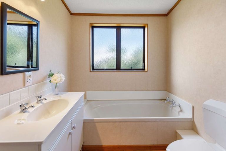 Photo of property in 5 Newland Court, Palmerston North, 4410