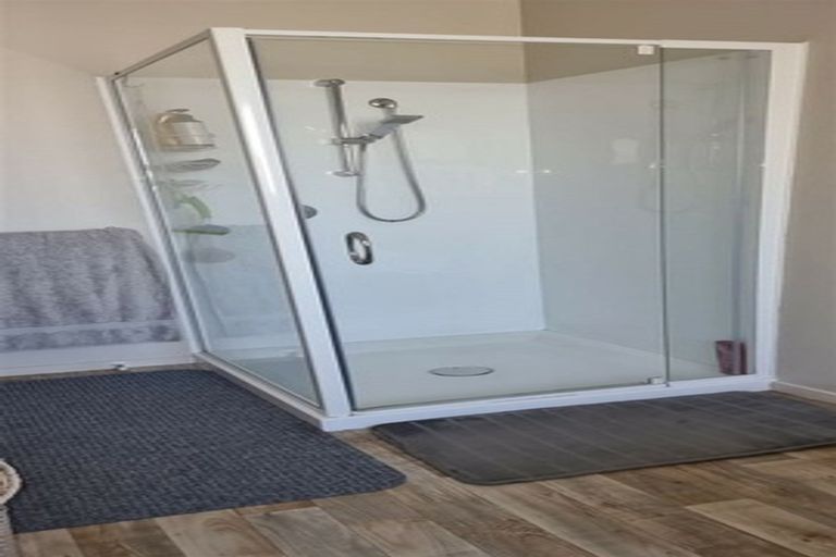 Photo of property in 2 Winiata Place, Otaki, 5512