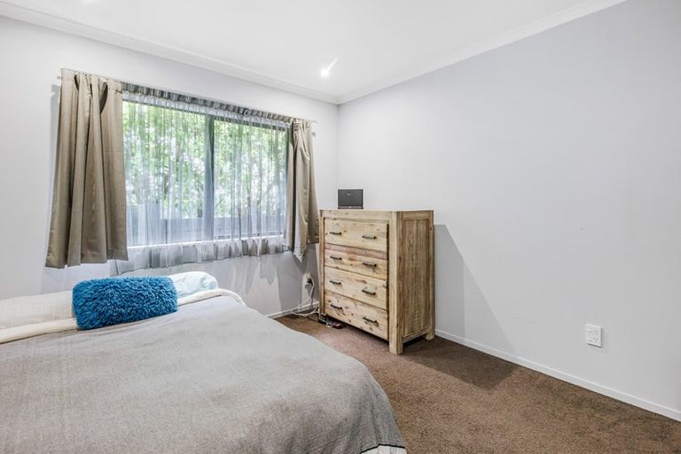 Photo of property in 86 San Marino Drive West, Henderson, Auckland, 0612