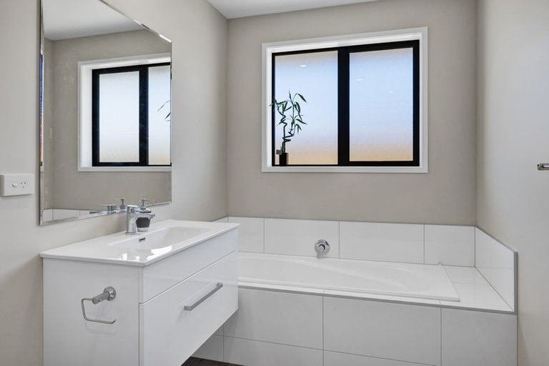 Photo of property in 34 County Drive, Hawera, 4610