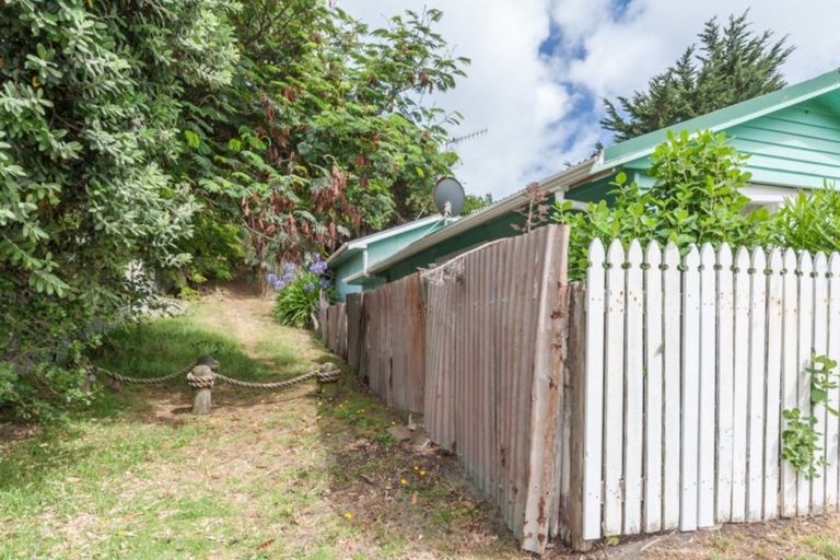 Photo of property in 111 Rua Avenue, Waitarere Beach, Levin, 5510
