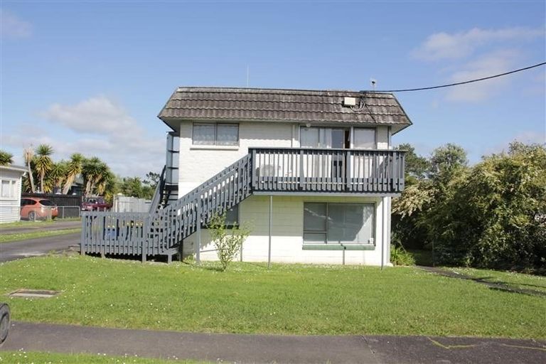 Photo of property in 2/126 Lynwood Road, New Lynn, Auckland, 0600