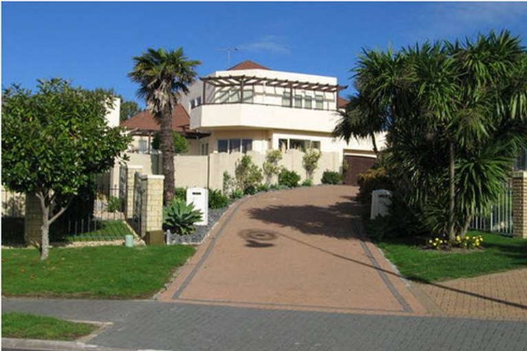 Photo of property in 1/31 Haven Crest, Somerville, Auckland, 2014