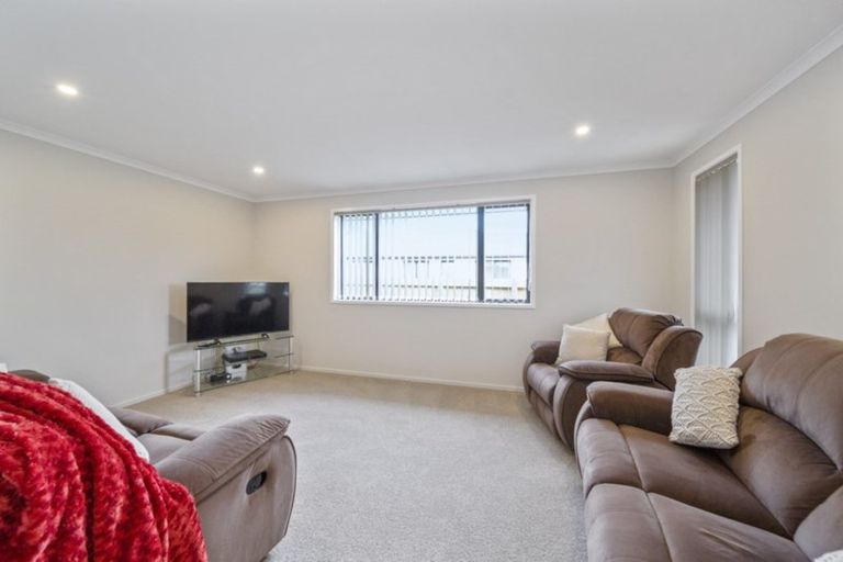 Photo of property in 48 Magnolia Drive, Westown, New Plymouth, 4310