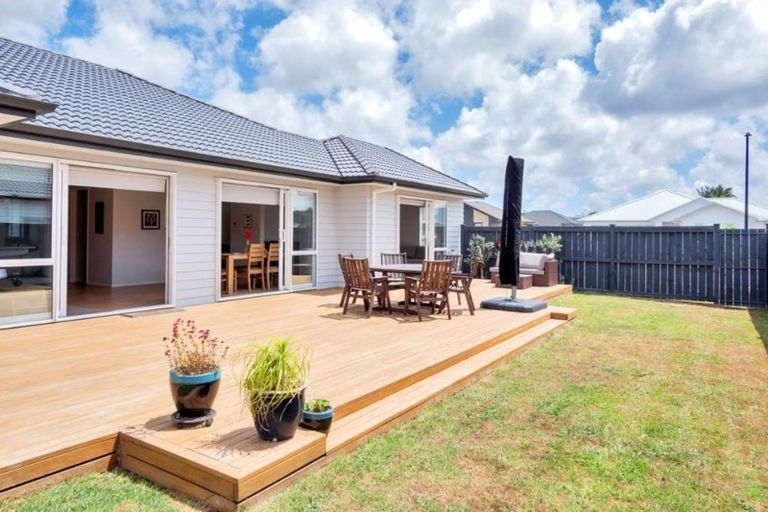 Photo of property in 3 Kuawa Drive, Kumeu, 0810
