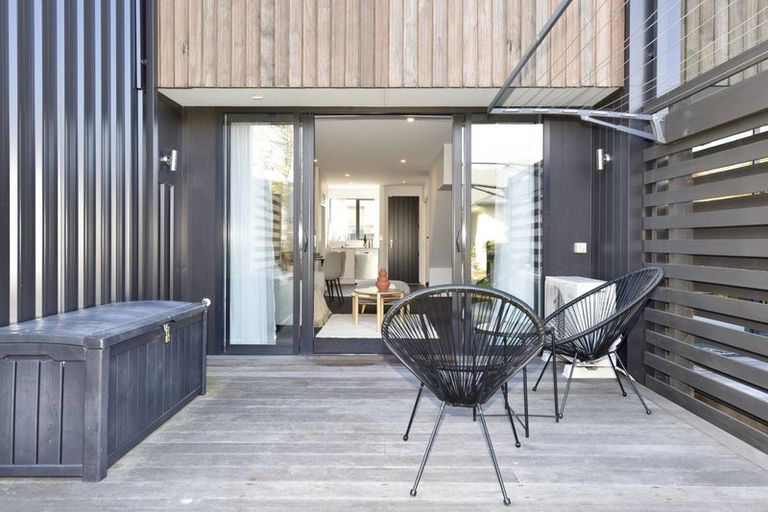 Photo of property in 2/111 Edgeware Road, St Albans, Christchurch, 8014