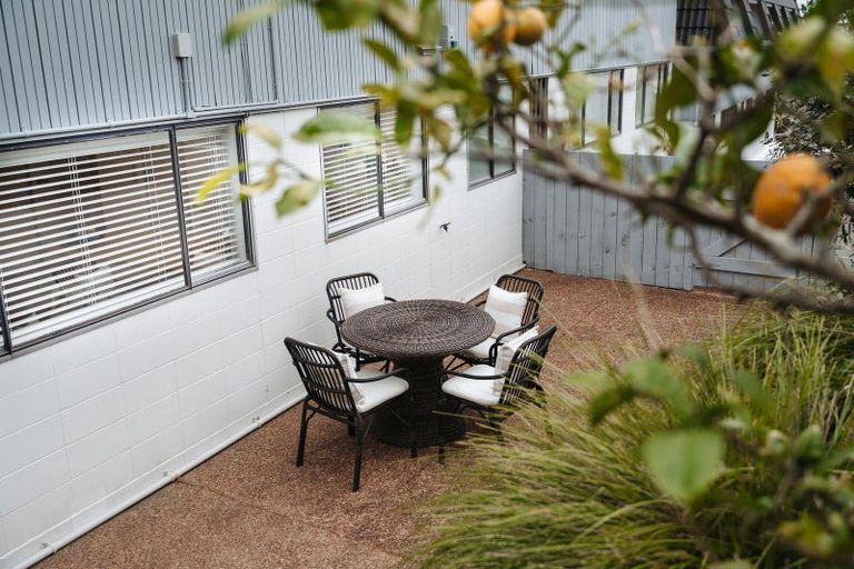Photo of property in 4/27 Rangatira Road, Birkdale, Auckland, 0626