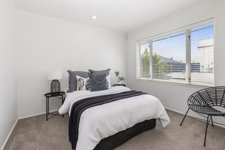 Photo of property in 1 Oaktree Lane, Bishopdale, Christchurch, 8053