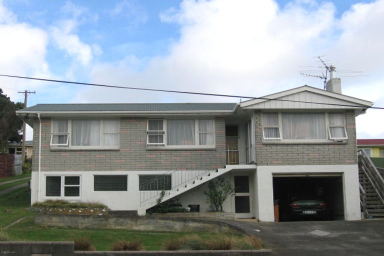 Photo of property in 115 Driver Crescent, Cannons Creek, Porirua, 5024