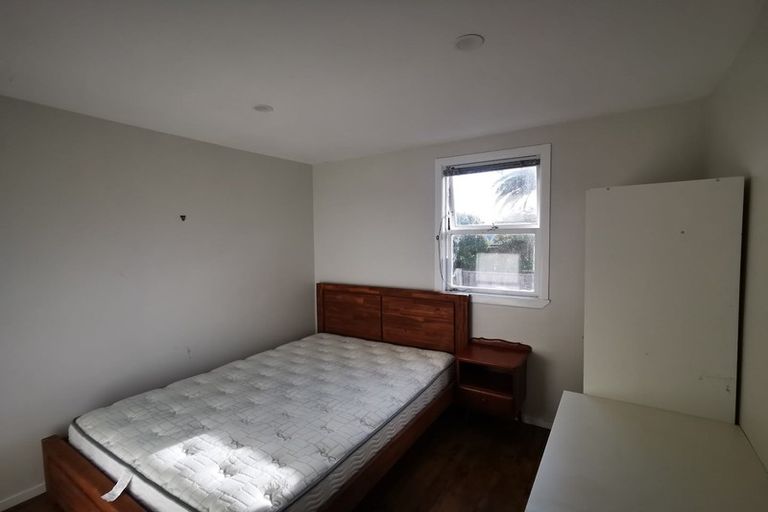 Photo of property in 1/4 Sydney Street, Hauraki, Auckland, 0622