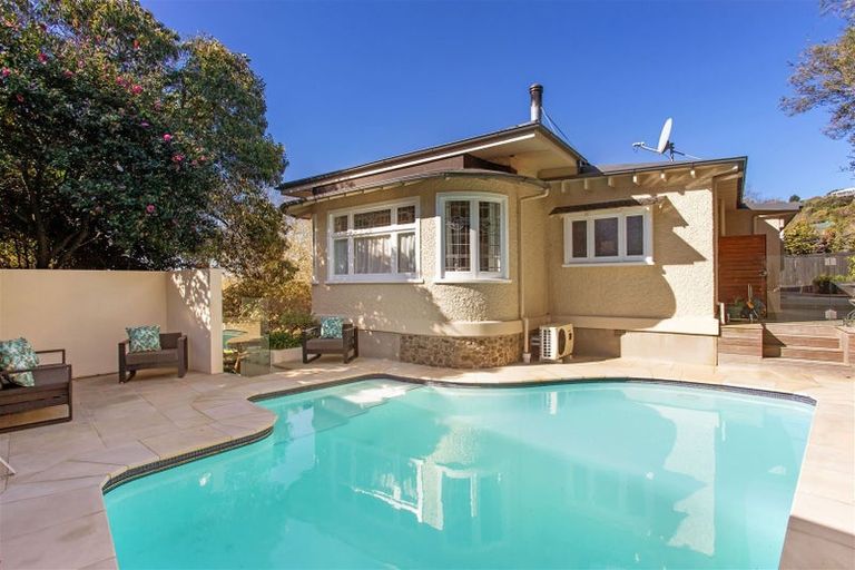 Photo of property in 2 Gwynfa Avenue, Cashmere, Christchurch, 8022