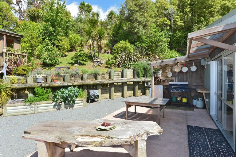 Photo of property in 813 Whangarei Heads Road, Parua Bay, Whangarei, 0174