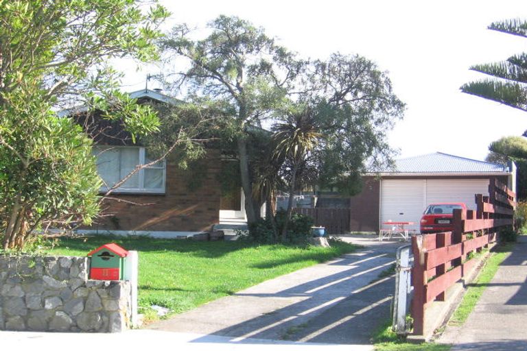 Photo of property in 11 Heather Grove, Fairfield, Lower Hutt, 5011