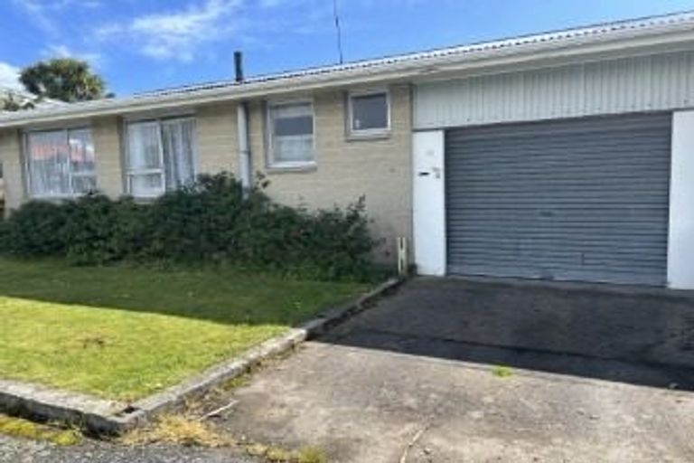 Photo of property in 15 Brougham Street, Westport, 7825