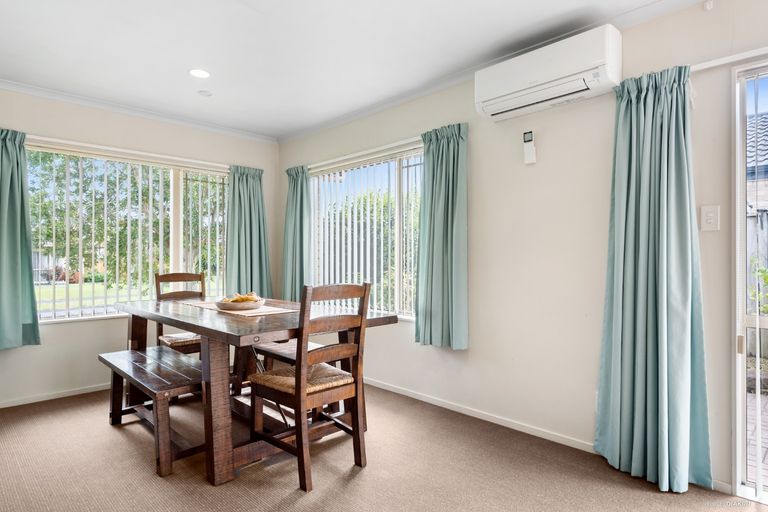 Photo of property in 66 Sandwick Drive, Weymouth, Auckland, 2103
