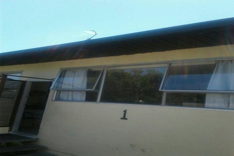 Photo of property in 1/52 Glen Road, Ranui, Auckland, 0612