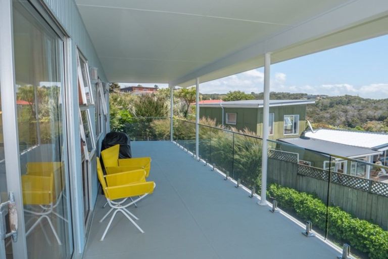 Photo of property in 22 Seaview Road, Cable Bay, 0420