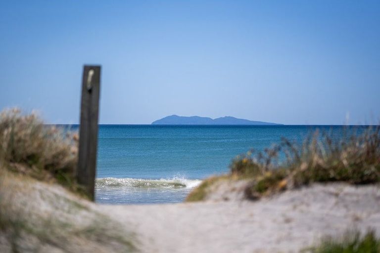 Photo of property in 271 Seaforth Road, Waihi Beach, 3611