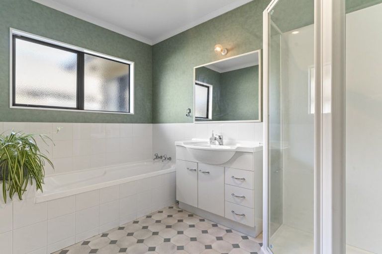 Photo of property in 56 Corinth Grove, Papamoa Beach, Papamoa, 3118