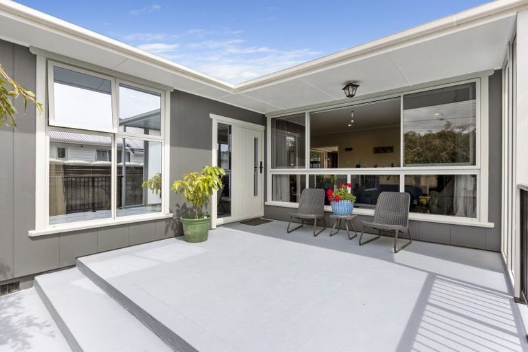 Photo of property in 17 Tainui Street, Welbourn, New Plymouth, 4312