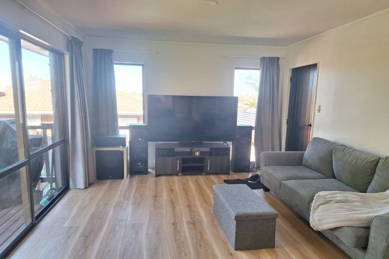 Photo of property in 2/19 Birman Close, Half Moon Bay, Auckland, 2012
