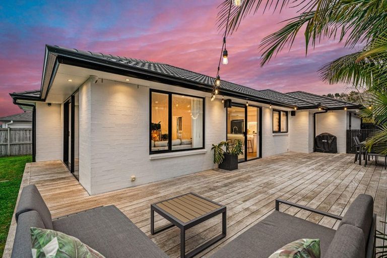 Photo of property in 25 Nobilo Road, Kumeu, 0810