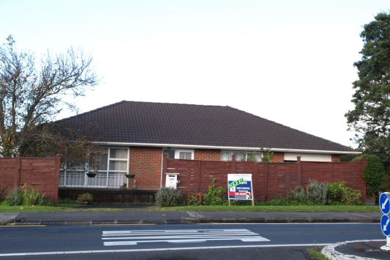 Photo of property in 2/130 Cook Street, Cockle Bay, Auckland, 2014