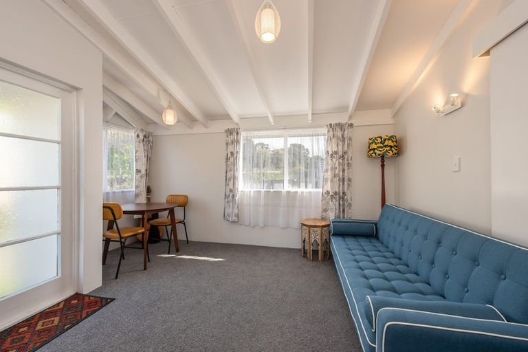 Photo of property in 24/125 Queens Drive, Lyall Bay, Wellington, 6022