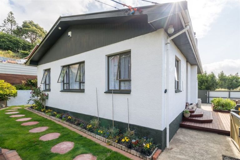 Photo of property in 47 Barnes Drive, Caversham, Dunedin, 9011